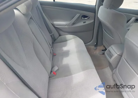 2010 Toyota Camry Le V6 z USA, uszkodzony, nr VIN 4T1BK3EKXAU112437